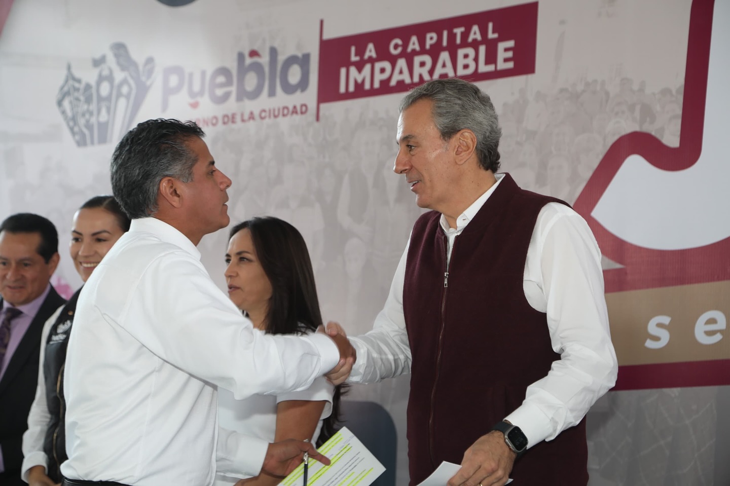 🤝 Para atender a las y los poblanos de manera cercana y directa, se llevó a cabo una #JornadaImparable más, esta vez en el Parque Biblioteca “Gilberto Bosques Saldívar”. 

El Presidente @pepechedrauimx informó que, este año, se planea realizar al menos 24 jornadas en todo el municipio, sumando esfuerzos de diversas instancias para ofrecer una atención integral.